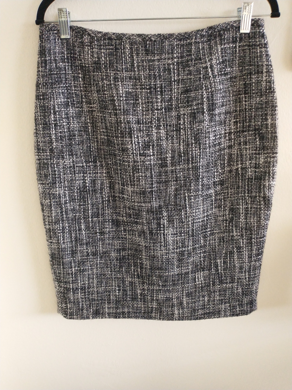 Calvin Klein Black and White Tweed Pencil Skirt - Size 6